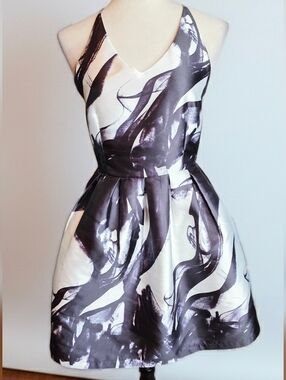 547. ANGL Black and White Abstract V-Neck Mini Dress